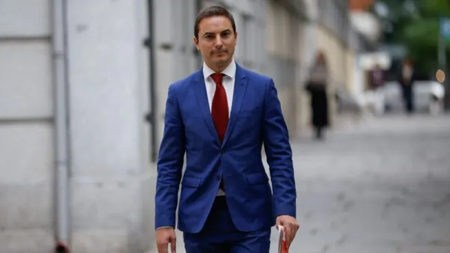 Lobato y Sánchez Acera desvinculan a Moncloa de la filtración del correo del novio de Ayuso