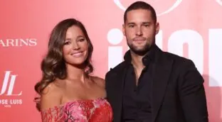 El fuerte amor de Malena Costa y Mario Suárez: de una boda sorpresa a su tercer embarazo