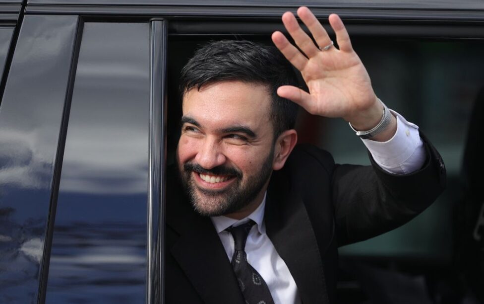 Mamdani, Quero y los precarios cualificados