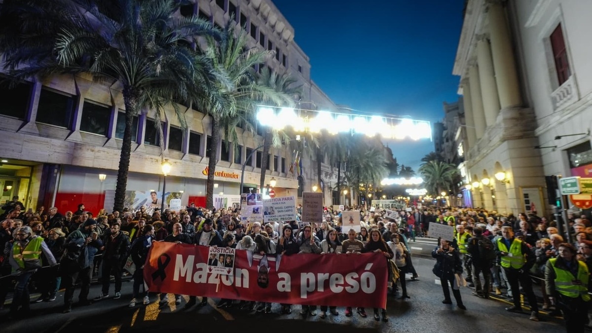 Una nueva manifestación en Valencia reclama que Mazón deje el acta de diputado