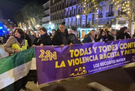 Arranca la manifestación de la Comisión 8-M en Madrid: «Nos están asesinando»