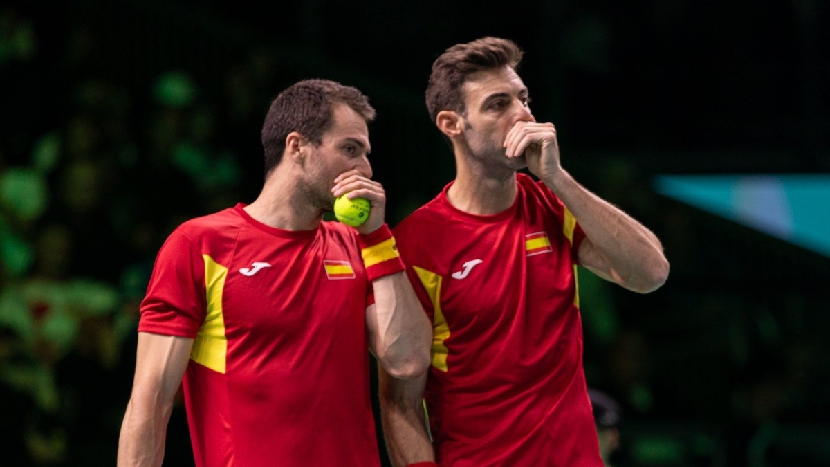 Granollers y Pedro Martínez remontan y meten a España en semifinales de la Copa Davis