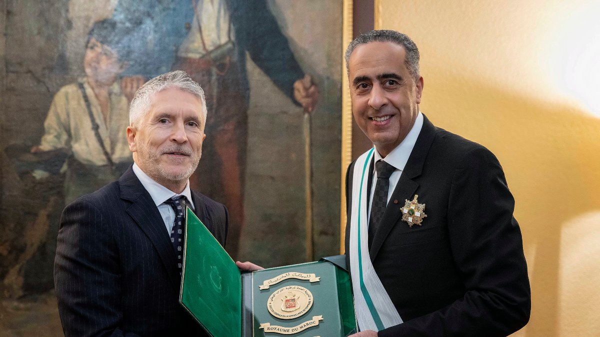 Marlaska da la Gran Cruz de la Guardia Civil al director de Seguridad Nacional de Marruecos