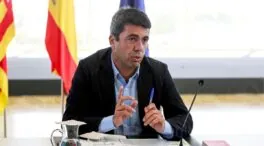 Un ayuntamiento valenciano declara a Mazón persona no grata por su papel en la dana