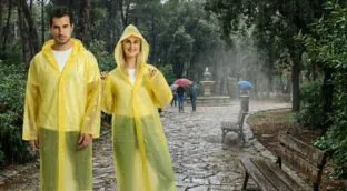¡Que no te pille la lluvia desprevenido! Descubre los mejores chubasqueros