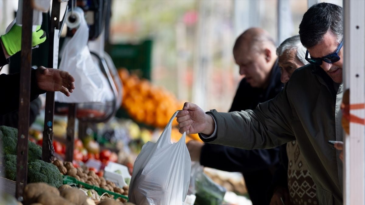 La inflación se modera en noviembre hasta el 3%, pero la subyacente escala al 2,6%