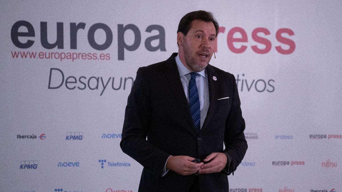 Óscar Puente acusa al PP «Quitó el vuelo Valladolid-Barcelona por meterme el dedo en el ojo»