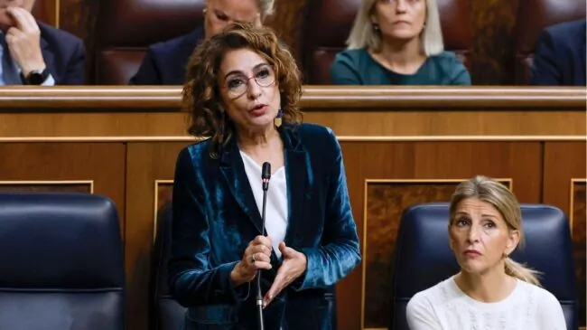 El PP cree que Montero mantiene el acta en el Congreso para depender del Supremo
