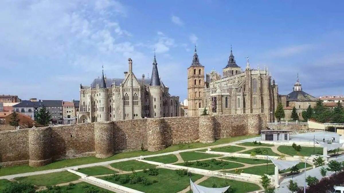Castilla y León reconoce dos nuevas rutas de peregrinación a Santiago en la Comunidad