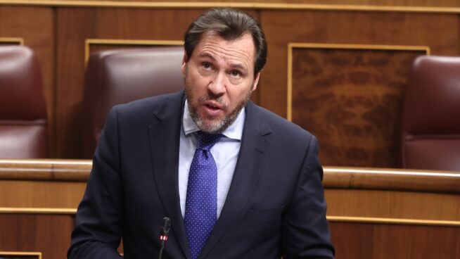 Malestar ferroviario con Puente por tapar su gestión en Renfe y ADIF con anuncios estrella