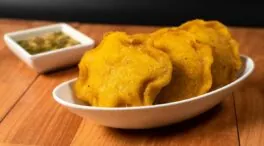 Pastel de pollo colombiano: un aperitivo con base de hojaldre que se hace en un santiamén