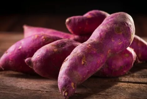 Patata morada: rica en vitamina C y antioxidantes, y dónde comprarla en España