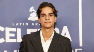 Pedro Antonio, el hijo de Rosario Flores que «se parece a Can Yaman» y no se atreve a ser artista