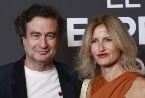 El acogedor salón de Pepe Rodríguez en tonos claros, integrado, muy elegante y funcional