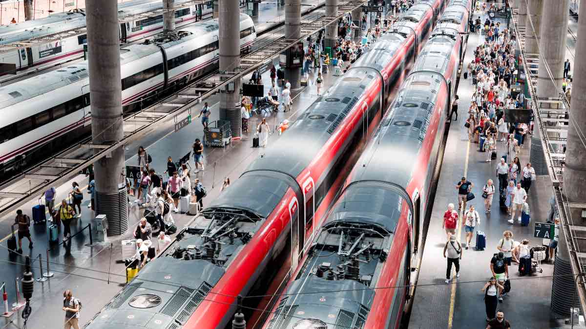 Renfe refuerza sus servicios Avant en el corredor Valladolid-Segovia-Madrid