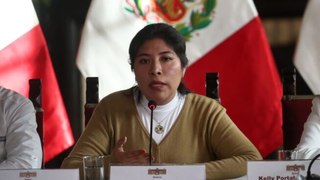 Perú rompe relaciones con México por el asilo de la ex primera ministra Chávez