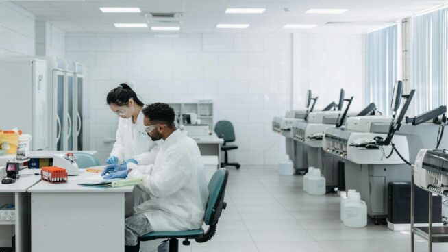 Castilla y León impulsa la I+D empresarial con nuevas ayudas para planes estratégicos