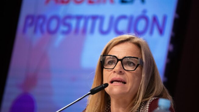 El PSOE defiende legislar «la prostitución digital» y el PP acusa a las plataformas de «trata»