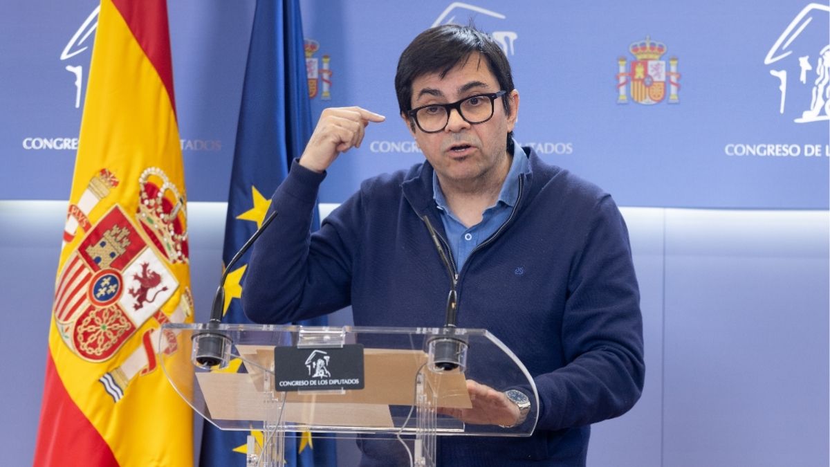 Pisarello (Comuns) cree que «hay cosas que chirrían» en la decisión del juez sobre Ábalos