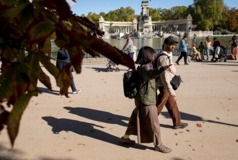 La inmigración vuelve a llevar a España a su máximo histórico de población: 49,4 millones