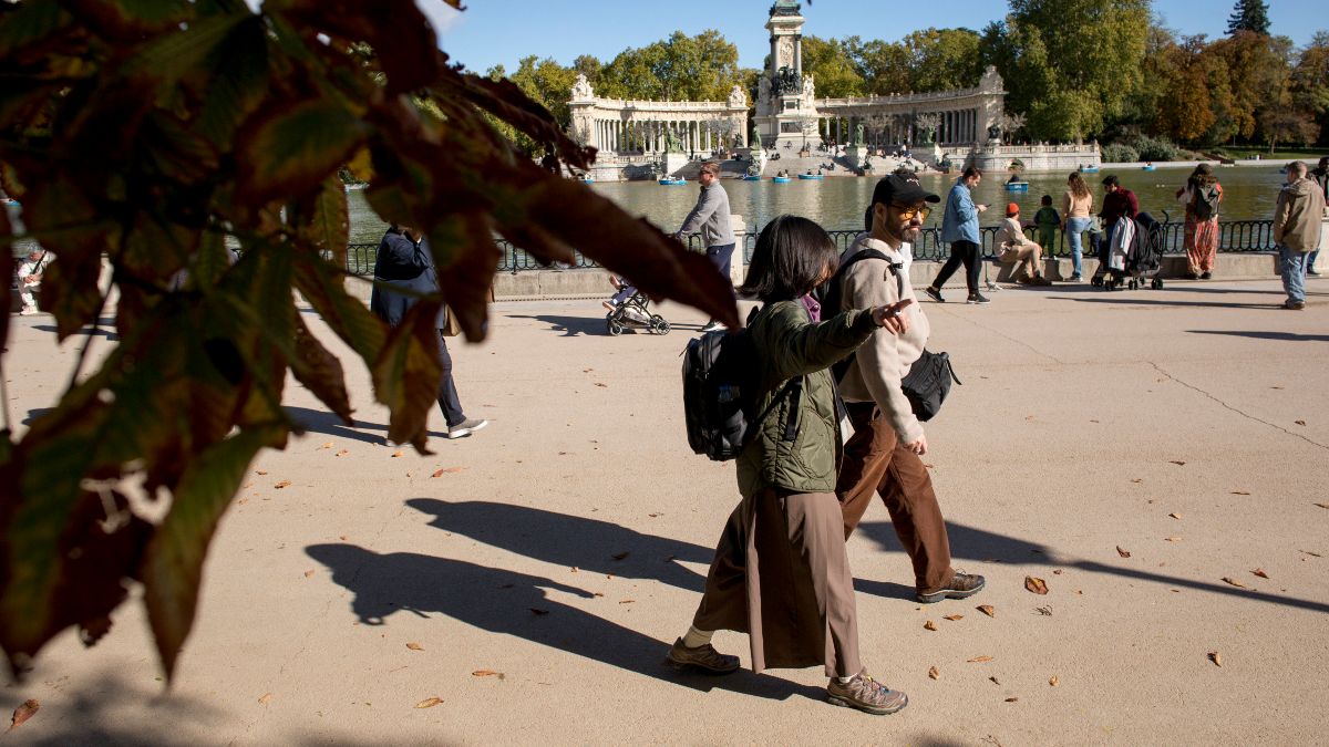 La inmigración vuelve a llevar a España a su máximo histórico de población: 49,4 millones