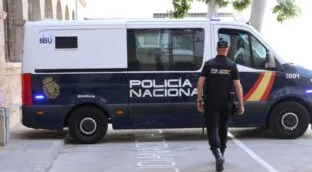 Tres detenidos en Málaga por una presunta violación grupal a una joven de 18 años