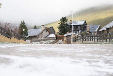 Un total de 14 provincias tienen avisos por nieve, oleaje y viento