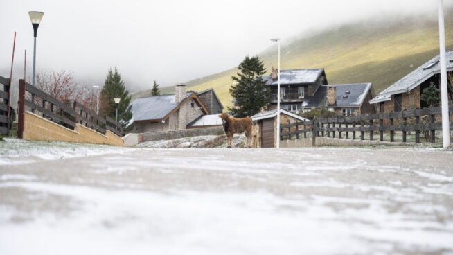 Un total de 14 provincias tienen avisos por nieve, oleaje y viento