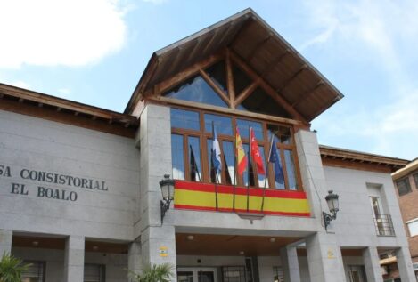 El PSOE de Madrid expulsa a dos ediles por pactar con Vox echar a un alcalde del PP