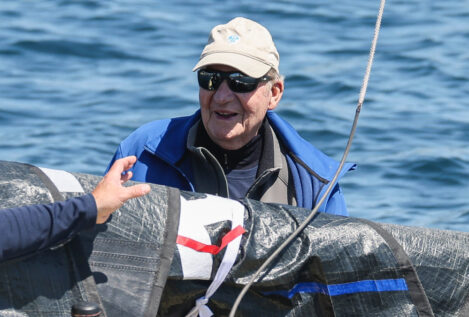 La llamativa escultura de un precipicio que Juan Carlos I tiene en el salón: «Me gusta lo que dice»