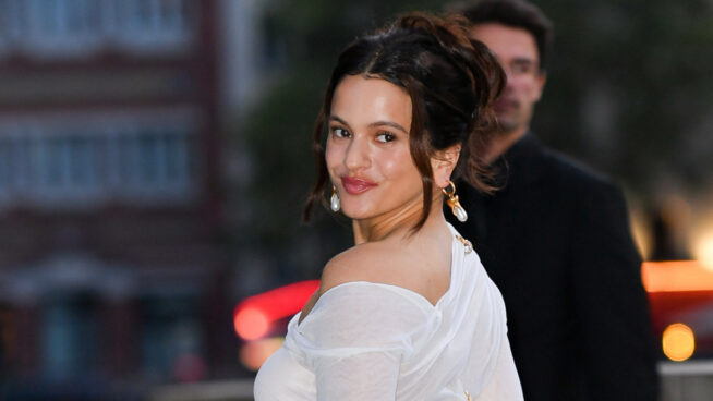 Los secretos de 'Lux', el nuevo disco de Rosalía: 14 idiomas, Dios en femenino y su propia muerte