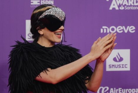 Sánchez felicita a Rosalía por colocar a España «en la cima de la música mundial» con su álbum