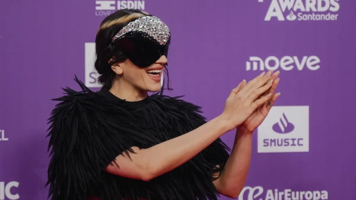 Sánchez felicita a Rosalía por colocar a España «en la cima de la música mundial» con su álbum