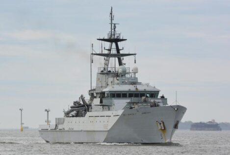 La OTAN y el Reino Unido vigilan dos buques de guerra rusos en el canal de la Mancha