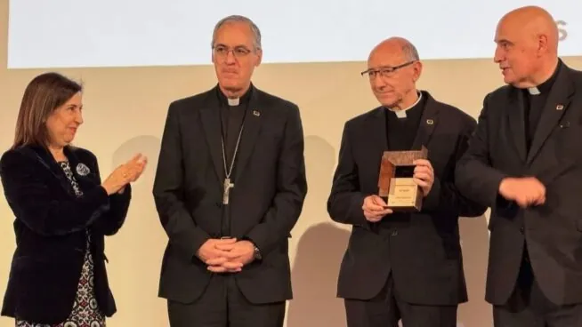 Los sueldos de los curas castrenses en las Fuerzas Armadas baten récord con 3,7 millones