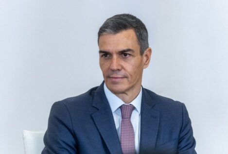 Sánchez llama a defender «el milagro» de la democracia ante los que idealizan el franquismo