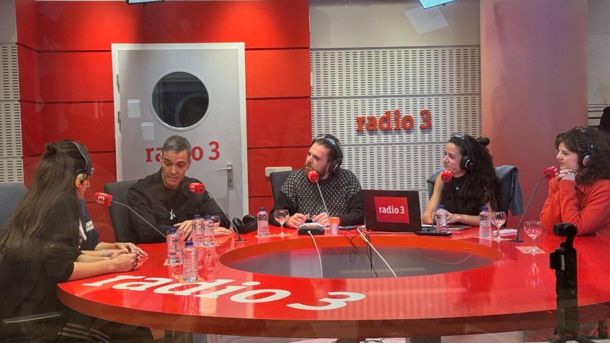 Sánchez, en RNE: «Me reservé una hora para escuchar el disco de Rosalía, una maravilla»