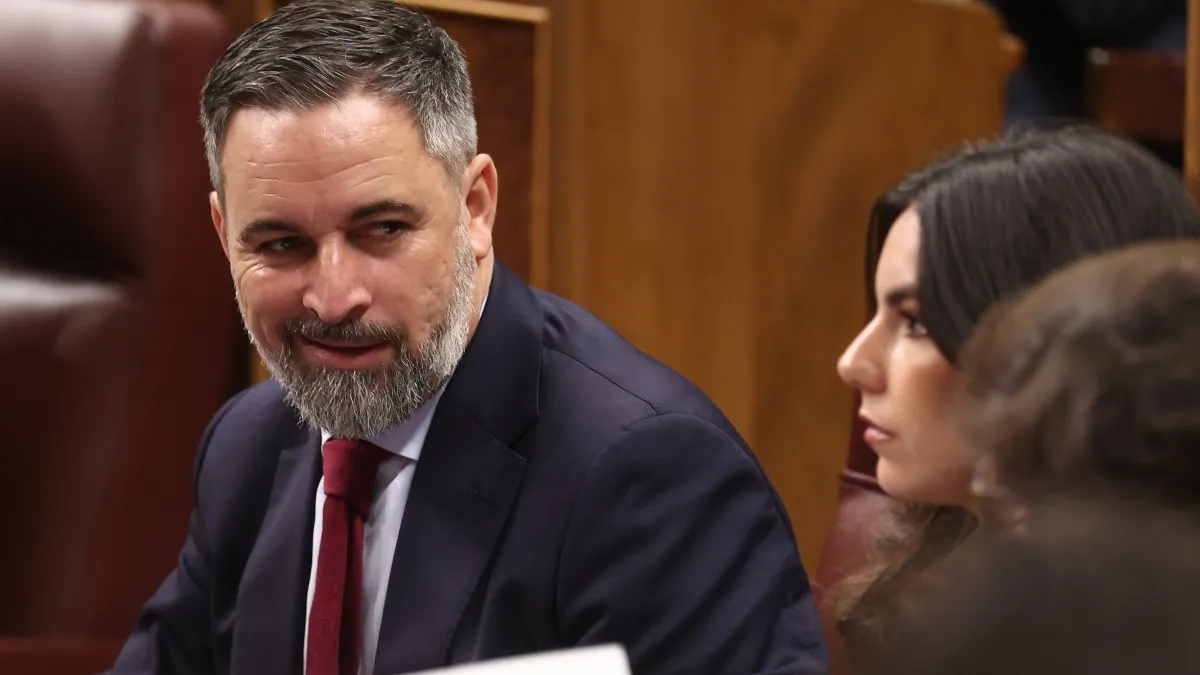 Abascal y Buruaga se enzarzan en X a cuenta de los presupuestos de Cantabria