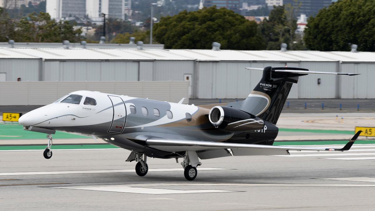 El Gobierno une fuerzas con Francia para imponer una nueva tasa a los vuelos de lujo