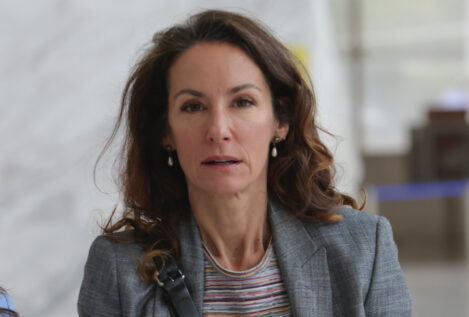 Telma Ortiz triunfa como 'asesora sénior' en Colombia en su viaje de negocios con Calviño