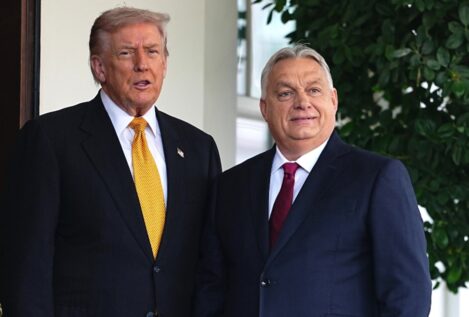 Trump pide a la UE que respete a Orbán porque «tiene razón» en su política migratoria