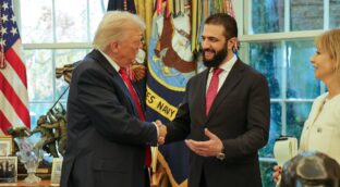 Trump se reúne en la Casa Blanca con el nuevo líder del régimen sirio: «Una visita histórica»