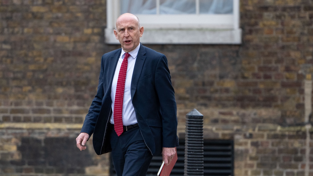 Reino Unido acusa a un buque ruso de apuntar con láser a aviones británicos