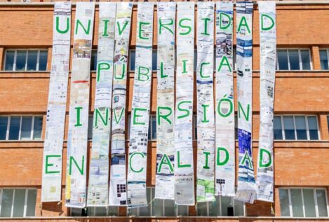 Un centenar de estudiantes acampan en Bellas Artes para preparar la huelga universitaria