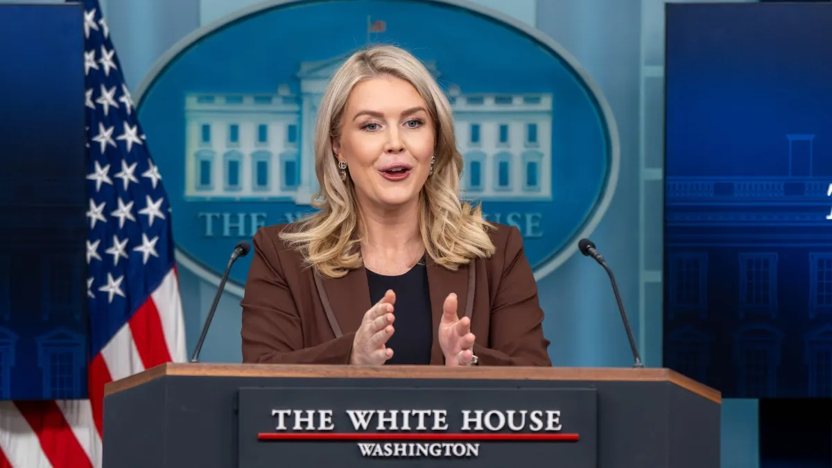 La Casa Blanca dice que «ha hablado por igual» con Rusia y Ucrania para poner fin a la guerra