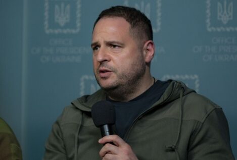 La agencia anticorrupción de Ucrania registra la oficina de Yermak, mano derecha de Zelenski