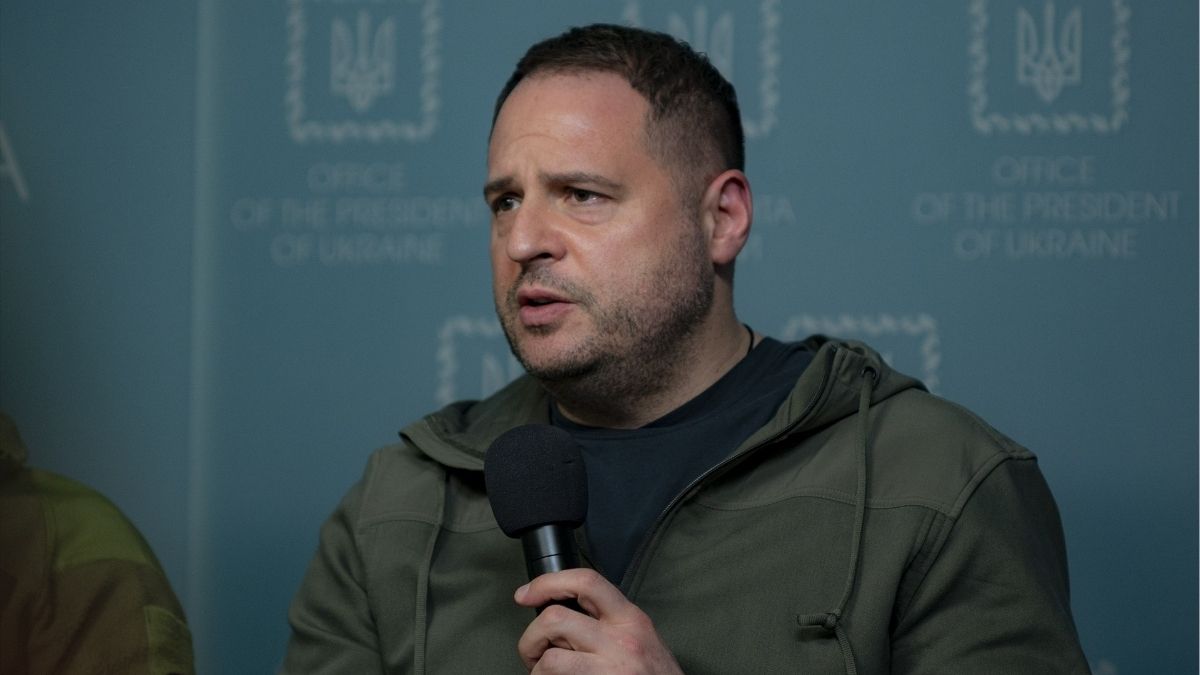 La agencia anticorrupción de Ucrania registra la oficina de Yermak, mano derecha de Zelenski