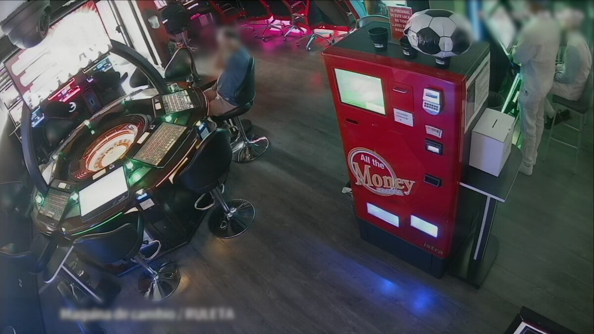 Detenidas siete personas que robaban a plena luz del día en un salón de juegos de Toledo