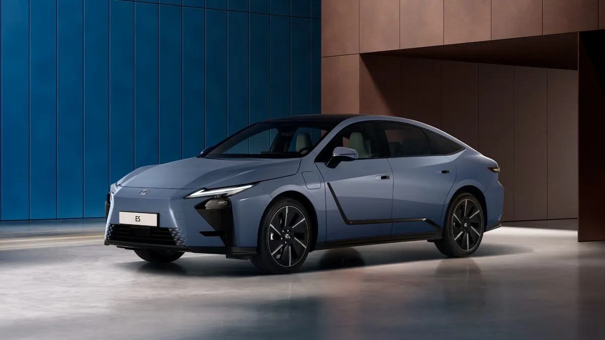 Lexus reivindica el espacio de las berlinas con la octava generación de un coche para ministros