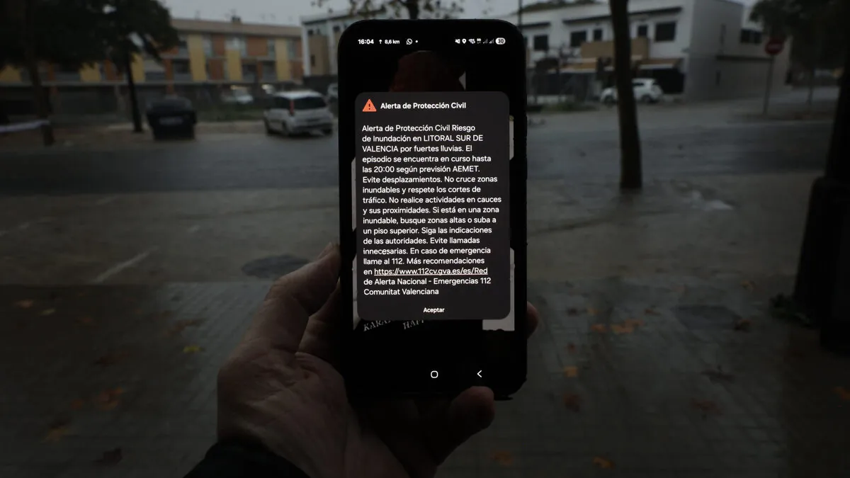 La Aemet eleva a rojo el aviso por lluvias en Valencia y la Generalitat emite un EsAlert